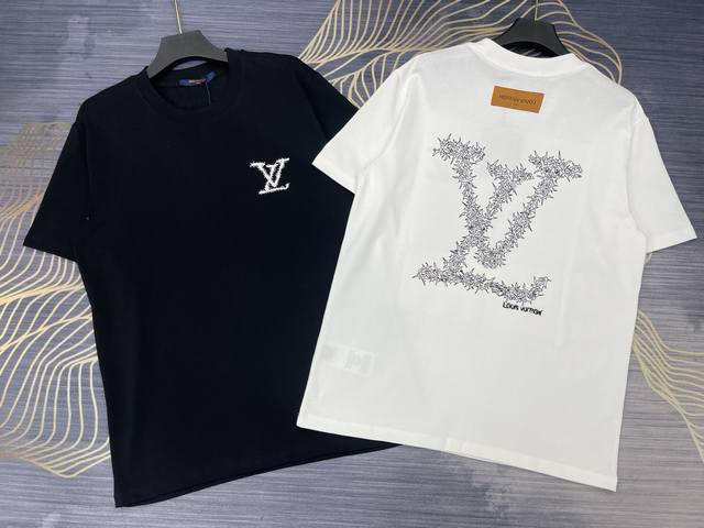 上新 路易威登Lv2025春夏新款刺绣字母Logo圆领短袖T恤 高版本高版本 280克精棉面料 全网独家首发 百搭款细节处理完美 进口高密度刺绣Logo工艺 十