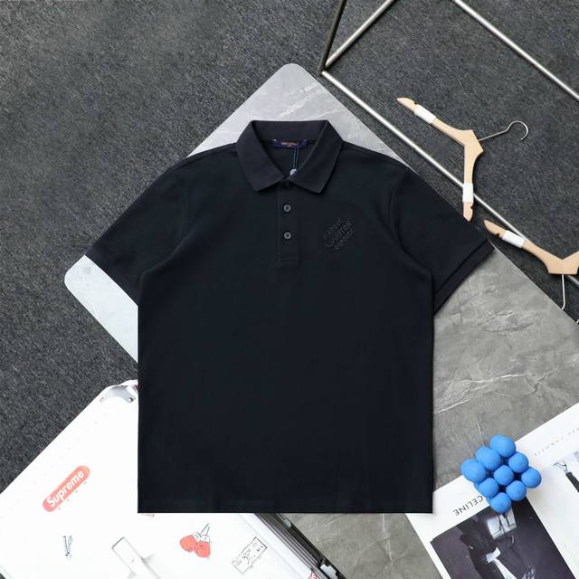 上新 顶级复刻 高端定制 Louis Vuitton 路易威登 新款刺绣Polo衫短袖T恤 款号：5017 颜色：黑色 白色 购入原版开模打造，全套定制辅料，细
