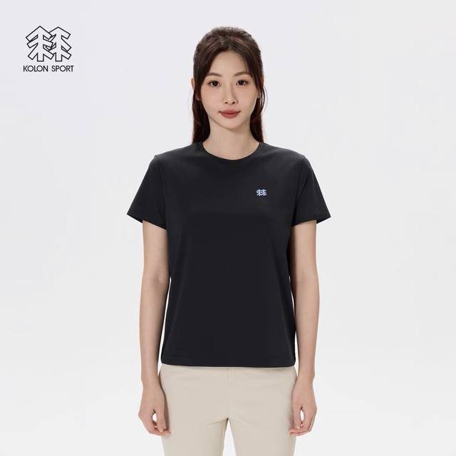 可隆Kolon女款运动休闲袖口波浪短袖圆领T恤 全身裁剪拼接 做工超级复杂 还原专柜可随意对比 硅胶Logo 休闲宽松版型 上身很显身材显瘦 最新科技速干面料！