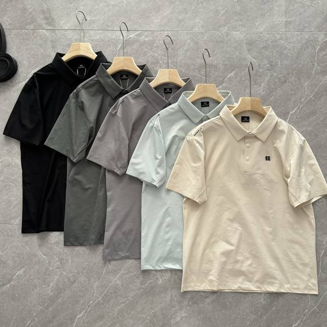 发 ，Kl男款翻领短袖速干Polo运动休闲户外吸湿短袖，夏Upf90+防晒抗菌上衣.Kl后字母翻领短袖，这款短袖Polo主打功能性与舒适性，简单休闲，体感极度轻