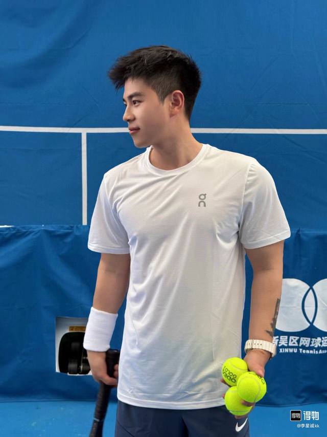 搭配资讯图 On 昂跑 Core-T 舒适透气亲肤柔软短袖T恤 男女同款 情侣款