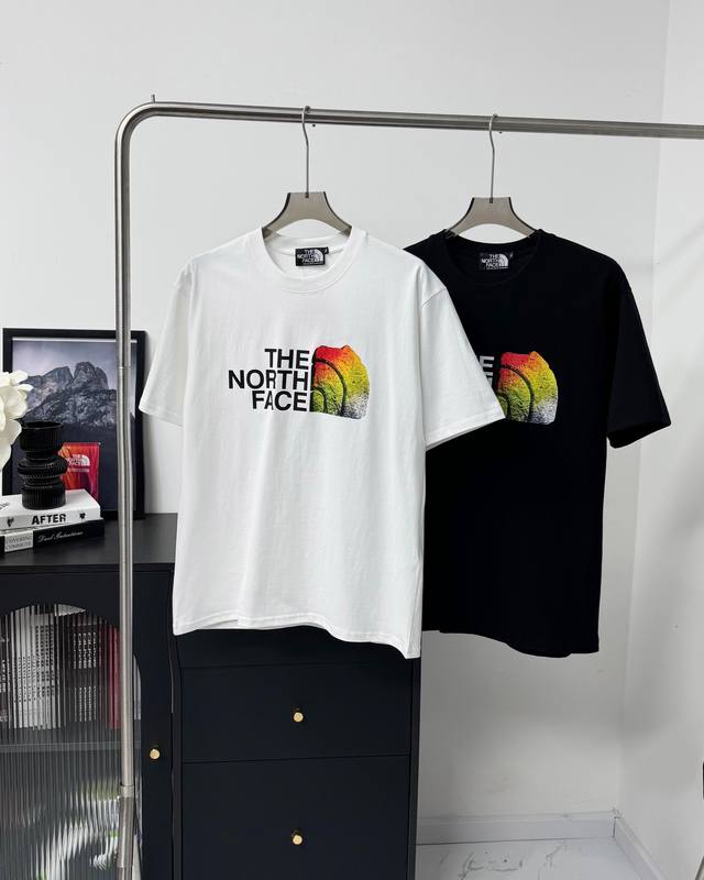 最新款The North Face Tsa Sweat Hoodie I7Aw 北面户外透气短袖已出货 日本限定款，帅气值爆表，手感质感一级棒！胸口加背后环保印
