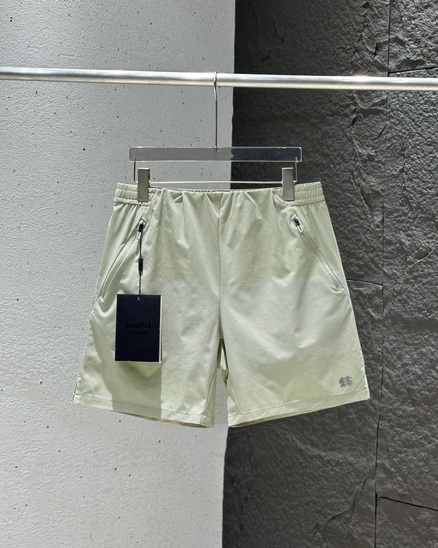 供 Kolon Sport 科隆夏日型B1177动密码五分短裤 颜色：黑色、荧光黄、豆绿灰， 尺码：M-3Xl 还在为找不到兼具B1178时尚与功能的短裤烦恼？