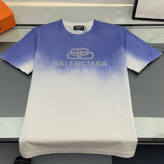 上新 纯原臻品 顶级原版复刻 女生版 Balenciaga巴黎世家2025Ss新款渐变锁扣短袖T恤 原版面料高版本高品质 网红明星同款 32支双水后240G纯棉