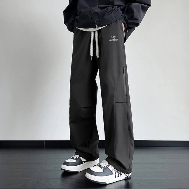 上新 Arc'teryx 始祖鸟伞兵裤 男女同款 海外专柜机能休闲裤，防水冲锋裤，小红书主播推荐，上身质感满满，版型立体，完美修饰腿型，可随意日常搭配，不费劲就