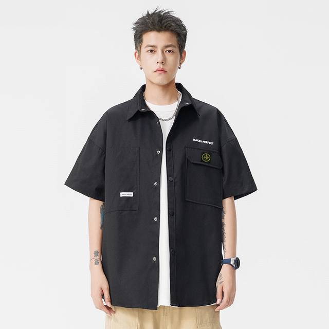 上新 Stone Island 石头岛夏季海外官网纯色基础款肌理纹质感短袖衬衫，男女同款，Ins 抖音 微博各大网红博主纷纷上身，版型好看，上身有型，修饰完美身