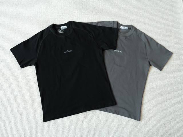 stone Island Ss25 石头岛背面反光徽标Logo圆领短袖T恤 男女同款 颜色：黑色 石墨灰色 尺码： S M L Xl 尺码表 S M L Xl
