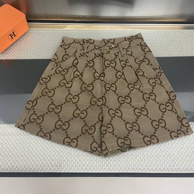 上新 顶级版本 最高品质 Gucci 古驰 2025夏装新款 双G图案丹宁短裤 女款 原版面料高版本高品质 网红明星同款 定制牛仔梭织面料 .. 双面提花工艺