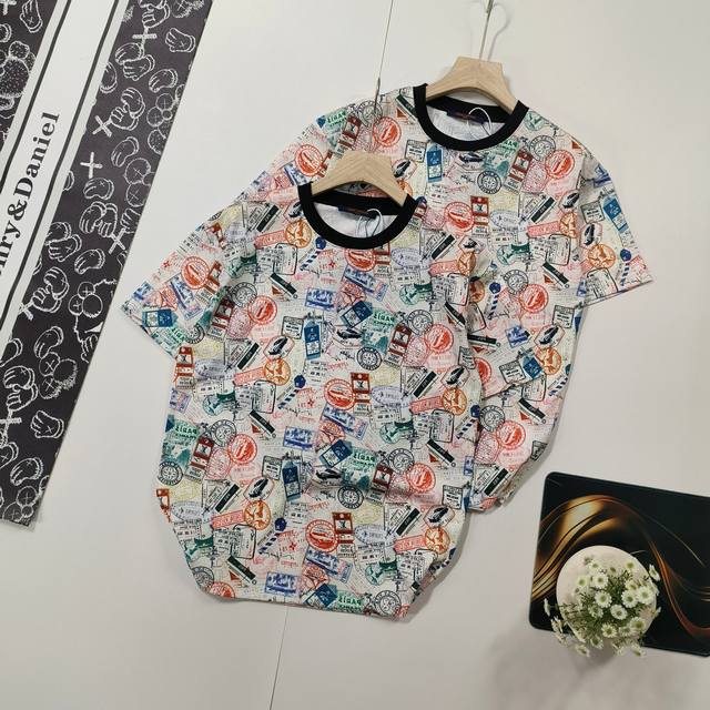 尺码S-Xl 顶级版本 路易威登 Louis Vuitton 1V 25Ss早春新款 全身满印Flightmode系列印花短袖 轻奢主义 男女日常通勤穿搭必备单