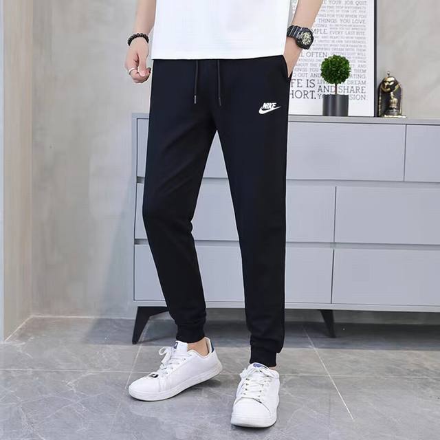 最大穿到220斤主推专柜同步⑦个尺码 总有适合你的尺码哦 Nike 耐克新款Logo长裤休闲运动裤经典款式收脚口 专柜同步发售 正品购入打版 宽松版型对身材的包