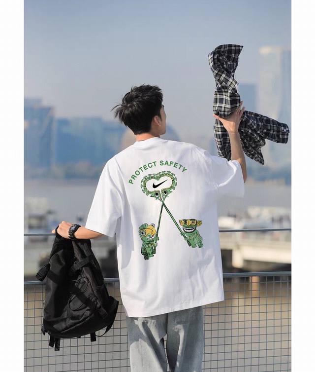 260G重磅纯棉 Nike 耐克哪吒 联名款 结界兽 短袖T恤 男女同款 半袖 情侣款 面料工艺： 1.260G重磅纯棉，100%棉，恰到好处的克重，上身有型不