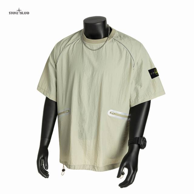 stone Island石头岛 夏季冰感户外防晒速干运动7A抗菌短袖T恤 这款户外男速干吸湿运动抗菌短袖采用了速干材质，能够快速吸湿排汗，让您在运动时保持干爽舒