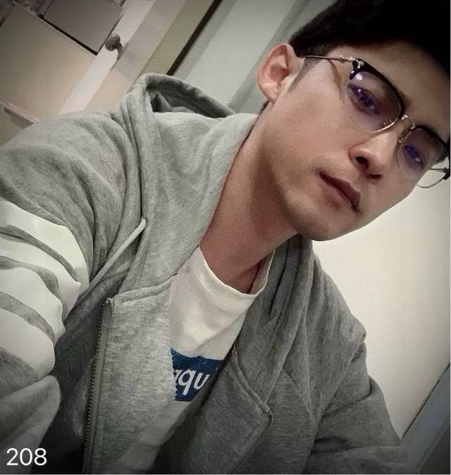 chromeheart克罗心眉线框平光镜 款号208 薛之谦同款近视眼镜架，防蓝光辐射玩手机必备！。原版开发，复古细做！Ip电镀工艺细腻光滑有光泽，抗腐蚀，不掉