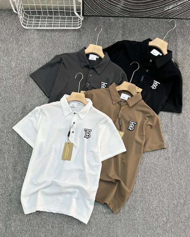 burberry 巴宝莉Tb免烫抗皱暗格纹休闲男士体恤短袖Polo衫！舒适丝滑，光泽细腻，富有深浅不一的暗纹纹理面料，制作出来款式如此轻简儒雅饱含现代微商务的门