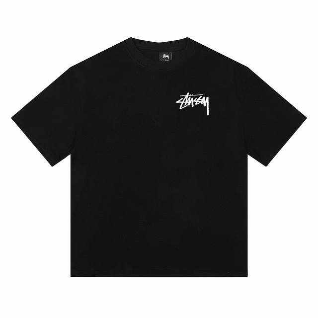 stussy 斯图西1863复古怀旧圆领短袖男女同款半袖T恤 面料采用230G双纱纯棉面料、经过高温预缩处理，配套同缸1X1螺纹，反复水洗不易变形。 定位裁剪、