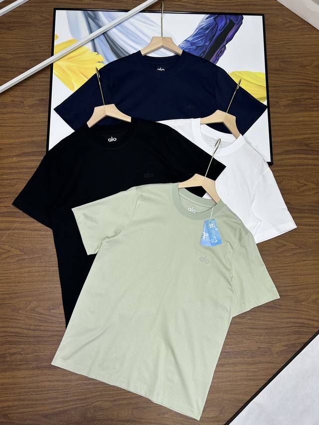 alo基础款胸口立体标设计T恤 情侣圆领夏季运动休闲透气T恤 男款圆领短袖衫 Logo标志短袖 纯棉T恤短袖上衣透气户外运动登山徒步通勤男款胸前是经典的立体Lo