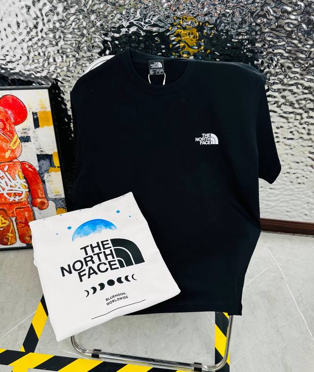 高版本带芯片 The North Face 北面25夏季新款印花休闲宽松情侣款 短袖T恤1038 细节:版本一比一复刻，吊牌 领标 水洗。带Nfc芯片识别 面料