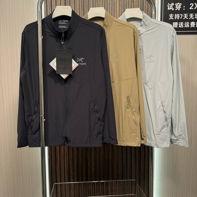 供 始祖鸟 Arc'teryx*男女同款最新款液下两侧激光打孔透气立领轻薄皮肤衣！单层防晒衣！实测紫外线值0.5，有效防晒！ 内里全包边 有认证防晒指数报告单，