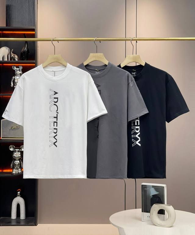 顶级版本 认准330G高克重 Arc'teryx 始祖鸟胸前Logo夏季新款宽松情侣款短袖T恤 款号：C7020 颜色: 白色 黑色 铁灰 细节版本一比一复刻