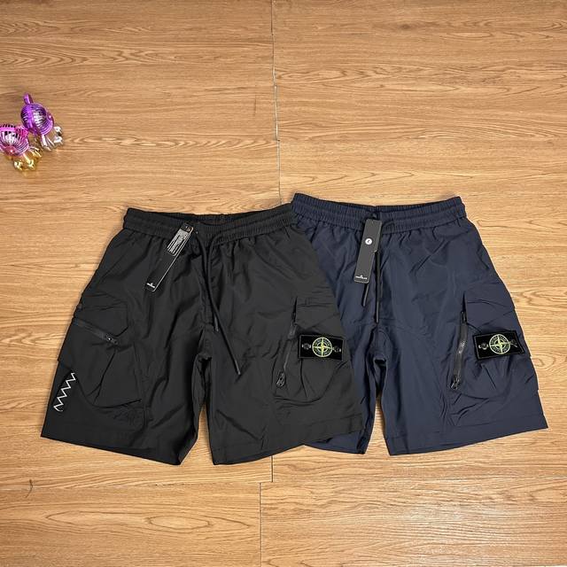 stone Island 石头岛工装拉链口袋夏季短裤 甄选品质 实拍可见 面料采用高品质正品尼龙面料 清凉面料 面料上身舒服 当季必备 版型超正 拒绝臃肿 面料