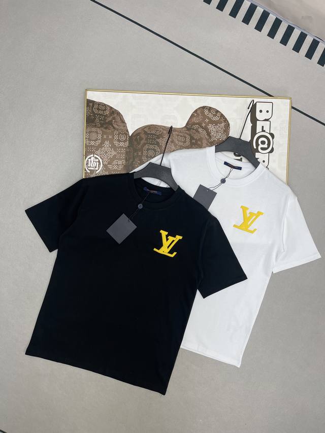 louis Vuitton Lv 路易威登 秀场限定黄字母发泡印花情侣圆领短袖 T恤-顶级版本 采用260G 双纱纯棉面料 高温预缩处理 非常重磅手感细腻 同缸