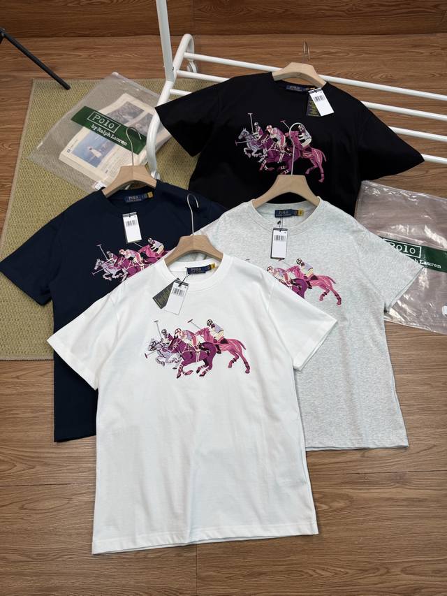 顶级品质 拉夫劳伦Ralph Lauren新款重工刺绣男女同款情侣短袖 这两年拉夫劳伦风好大！审美真的有大大提高大马刺绣点缀就很好看，搭配短裤和阔腿裤无论怎么搭