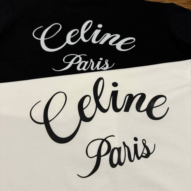 celine 赛琳 字母Logo印花情侣款圆领短袖 采用进口胶浆 无毛边 印花纹路清晰可见 穿上就是舒适自在 减龄又显瘦的存在，慵懒而随性，结合干净简单的色系就