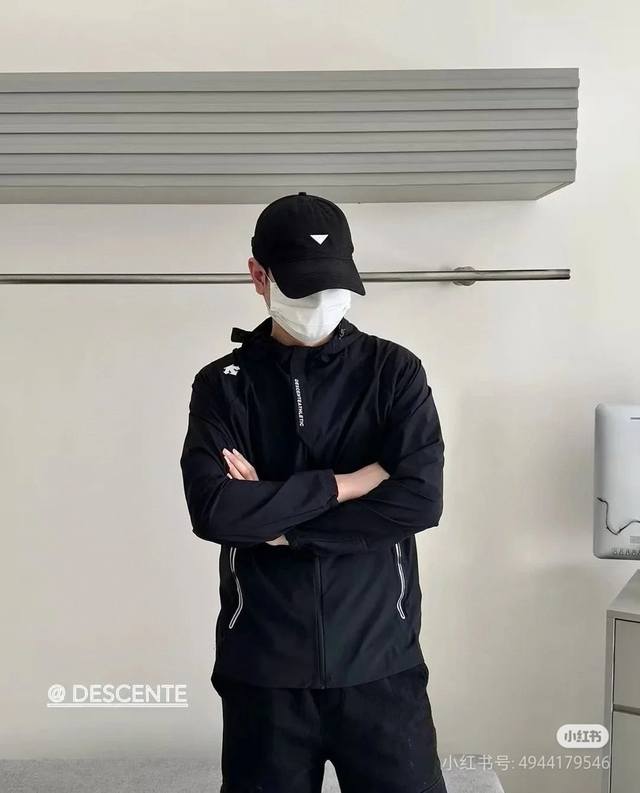 迪桑特 Athletic系列男士连帽外套防晒衣 春夏换季必备宝藏单品 一衣穿三季好咩 防晒衣防晒外套于一体 性价比直接拉满了防晒指数50+认证款！高端品质透气防