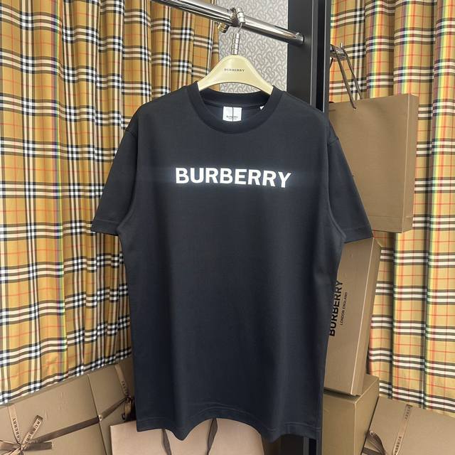 顶级最高版本 Burberry 巴宝莉 Bbr 经典胸口发泡Logo图案圆领短袖T恤半袖 男女同款 情侣款 宽松版型 最高版本 原版面料 高版本 高品质 所有细