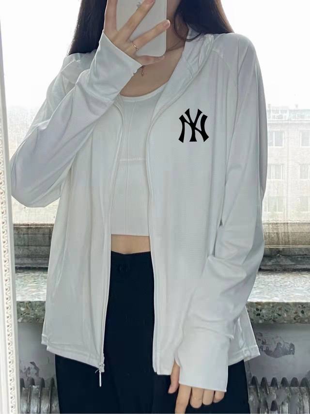 高端Mlb洋基队基础款百搭宽松情侣款防晒服 无感上身上轻入羽毛！ 采用德国技术编织混织面料 防晒 100%防紫外线，有效保护身体每一寸肌肤！手感柔软顺滑 干爽亲