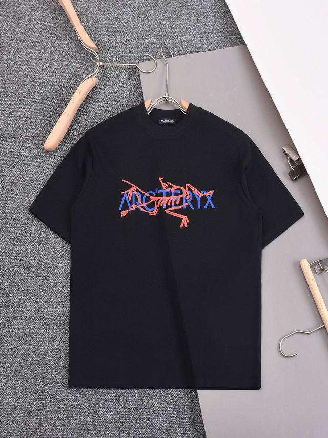 arc‘Teryx 始祖鸟，2025 Ss春夏新款 大鸟前后Logo印花 圆领短袖T恤男女同款 简约时尚精致，色彩搭配舒适， 定织定染纯棉洗水面料250克重左右