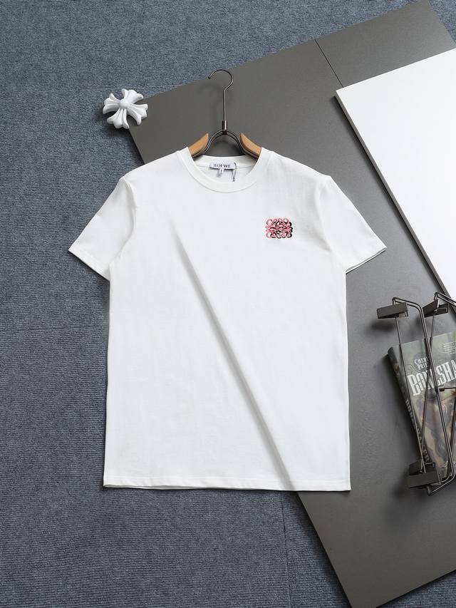 loewe 罗意威 微宽版型Xs S M L 25Ss最新最顶级 经典Logo拼色刺绣刺绣圆领短袖，最顶级的品质专柜原单短袖，顶级制作工艺进口面料，专柜款独特设