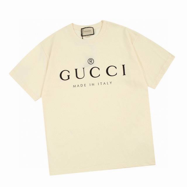 古驰 Gucci 夏季新款，简约Logo印花圆领短袖T恤，采用260克双纱精梳棉洗水面料，高端质感，柔软亲肤细腻，做工细致，厚度适中，Os落肩版型，男女同款，宽