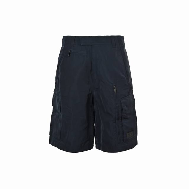 dior 迪奥 24Ss 多口袋机能工装短裤 材质为科技纤维，温度海洋生态系统作出前沿贡献,材质为海洋塑料Recycle，带来沙滩系列中穿着不仅带来清新时尚的度