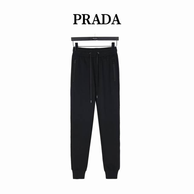 prada 普拉达 24Fw 拉链口袋锥形拼接运动长裤 专柜同步原版11900专柜购入，定制透气百分百棉50支160G坯布水洗手感，布面，垂感100%还原原版。