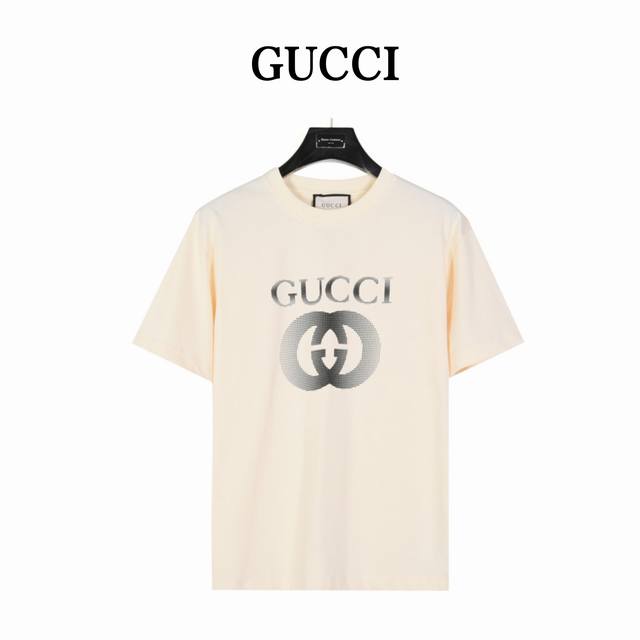 gucci 古驰 双G渐变印花短袖T恤 情侣街拍的时尚款短Tee，炸街系列 经典再现的双Gg印花Logo设计， 一目了然的品P价值直接输出 大Logo的设计款，
