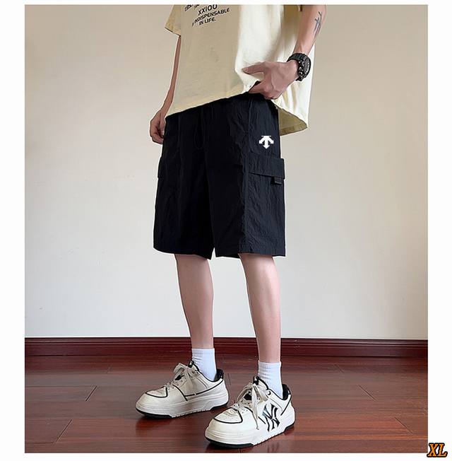 descente迪桑特 独家实拍上新夏季高品质潮牌撞色拼接抽绳松紧五分裤街头宽松百搭短裤港风梭织短裤，本季主打，货源充足，放心主推，高端品质，经典设计，做工出色