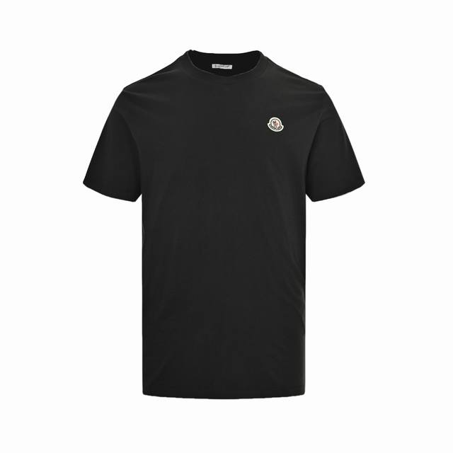 moncler 蒙口 25Ss 经典胸口小标短袖 采用32S双纱平纹 配32S双纱1×1螺纹 260克重 螺纹同染无色差 经典小标刺绣 后领双层走线针车牢固紧实