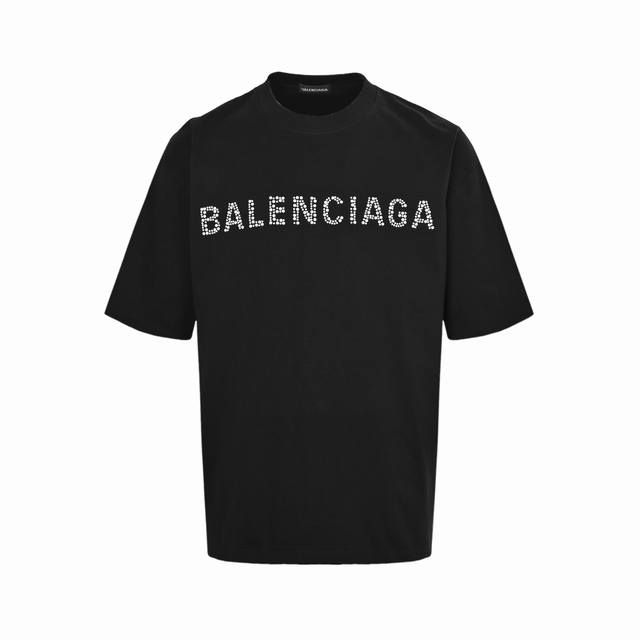balenciaga 巴黎世家 25Ss 珍珠字母短袖 面料采用定制240G 26支特滑双股精棉平纹高密无尘全棉布料。前幅高密度加厚，走线平整，代工品质，全套定