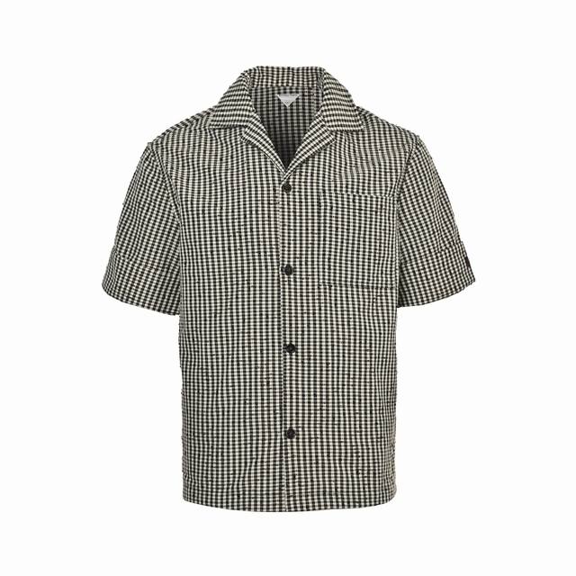 bottega Veneta Bv 25Ss 千鸟格短袖衬衫 定制专纺斜纹千鸟格面料，采用高支双股埃及棉与微量桑蚕丝混纺，通过剑杆织机以28针 厘米的密度织造，
