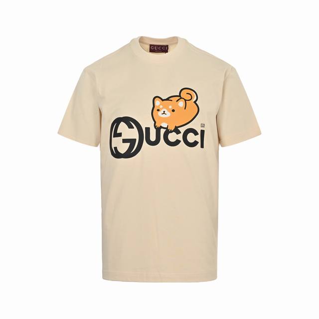 gucci 古驰 25Ss 卡通图案字母印花短袖 传统设计以全新印花和提花细节焕新诠释。这款T恤以Gucci复古标识印花全新呈现，焕新诠释品牌经典标识。 很宽松