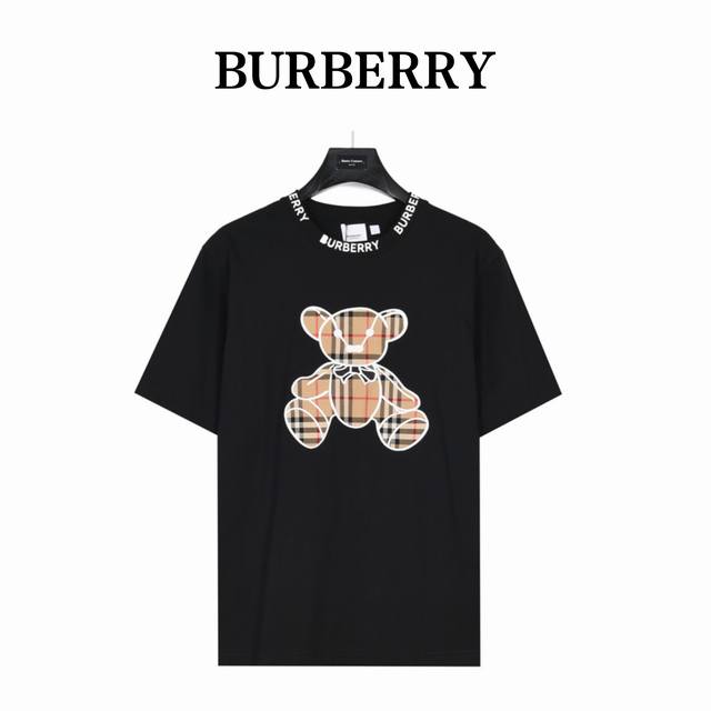 burberry 巴宝莉 泰迪熊格纹贴布刺绣短袖T恤 定织定染26支260G精梳棉面料，上身非常柔软舒适， 泰迪熊公仔格纹贴布田岛机刺绣，绣体饱满圆润，刺绣饱满