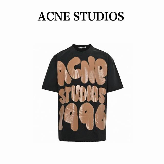 acne Studio 喷漆字母印花短袖 -四针六线工艺+320G超高克重面料 定织定染320G超高克重面料12支纱线织成，硬挺粗矿久洗不变形，采用喷绘胶浆印花