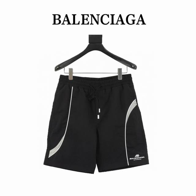 balenciaga 巴黎世家 拼接字母刺绣短裤 面料采用定制梭织面料，订染颜色后整蚀毛处理，对照原版做丝滑超柔处理，布面肌理股线清晰明显，垂感一级棒，做工精致
