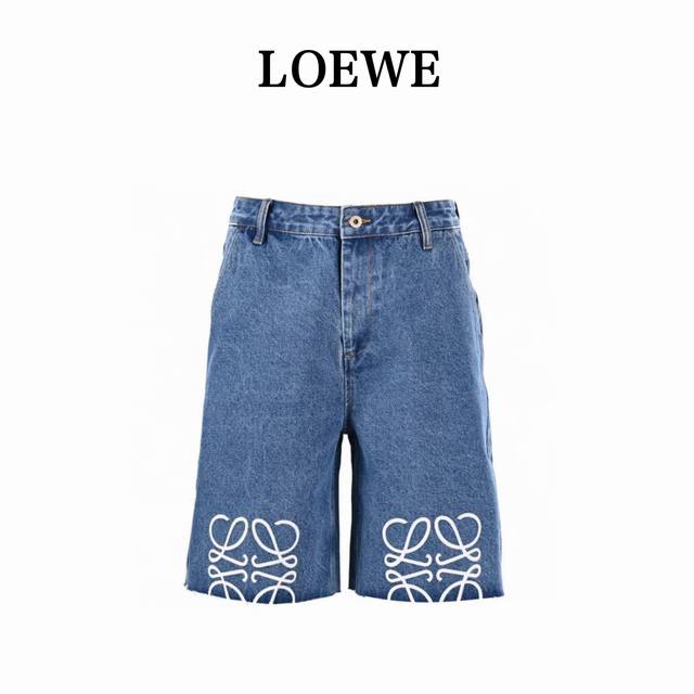 loewe罗意威 Anagram 半刺绣单宁牛仔短裤 定制蓝绸密棉牛仔布，舒适贴肤，质感十足，采用激光切割，人工拆开裤筒，平铺出来做激光切割Anagram图案，
