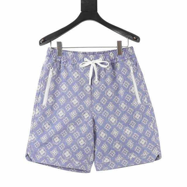 louis Vuitton 路易威登 满印老花拉链短裤 原版购入，第一时间打版。面料为定制密纺科技面料轻薄面，上身丝滑透气。红外线定位裁剪，工装裤型设计，上身无