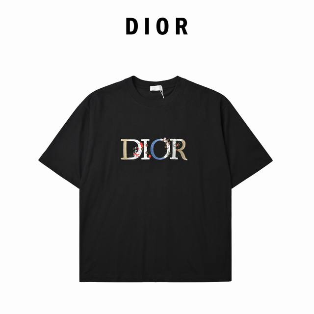 dior 迪奥 花卉绣花短袖T恤 最新款Dior彩色绣花款，最高品质绣花后+印花，超重工艺，32支高捻精棉双纱面料，270克超高克重面料，手感无敌，质感超赞 %