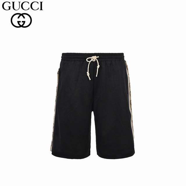 gucc 古驰 串标反光短裤 专柜同款 原版定制 高品质 采用420G高克重棉面料！ 专属品牌三角标 后装点缀Logo时尚潮流！！上身舒适透气，不僵硬，整体有着