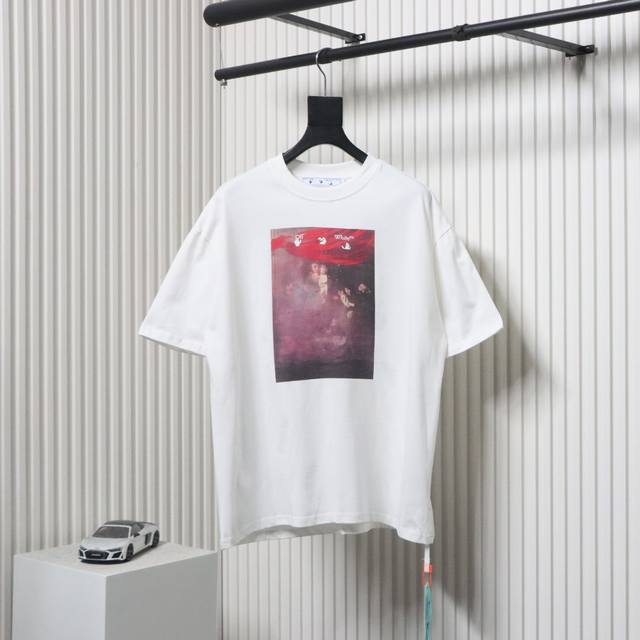 off Ow White Ow模糊油画箭头纯棉短袖 面料：采用定制260克32织纯棉双纱面料，坯布两次水洗预缩定型， 预缩定型后能保证衣服不再次缩水变型 衣版：