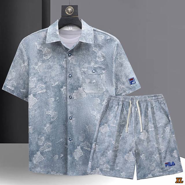 斐乐 独家实拍上新夏季高品质潮流宽松服潮牌学生短袖T恤中提花上衣翻领衬衫两件休闲套装，本季主打，货源充足，放心主推，高端品质，经典设计，做工出色，经典百搭，上身